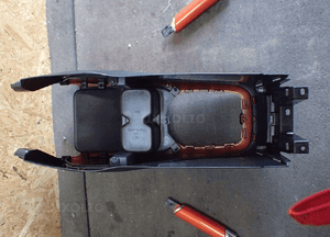 TUNEL ŚRODKOWY RĄCZKA DRZWI SUZUKI IGNIS 16- 4