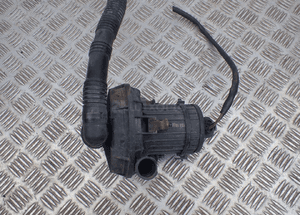 Pompa powietrza wtórnego A4 B6 A6 C5 8D0906613B radom 1
