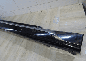 Listwa progowa prawa BMW 7 G70 51779464150 LLU 2
