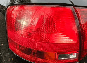 Audi A4 B7 kombi lampa tył tylna  prawa lewa 2