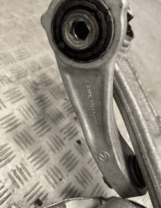 ZWROTNICA PIASTA LEWY PRZOD MERCEDES C W205 ORG 8