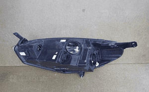 Lampa prawa reflektor prawy ford fiesta MK8 17- 2