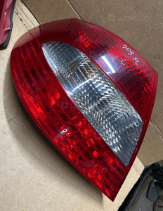MERCEDES CLK 209 lift lampa tył tylna lewa 1