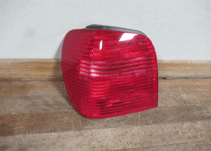 Lampa tylna tył lewa vw polo iii 3 hb lift 1999- 2