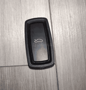 Audi A6 C7 przycisk otwierania bagażnika 4J3959831 1