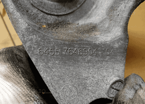 Podstawa łapa pompy klimatyzacji spreżarki BMW M5 G30 F90 4.4 V8 7646904 6
