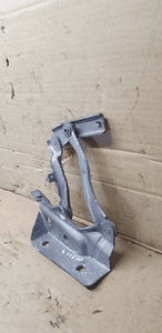Zawias maski prawy przód Mercedes W245 A1698800428 2