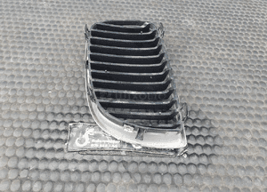 Kratka 7128613 7128614 7906809 Atrapa Nerki Nerka Gril Atrapka Zderzaka Przód M-Pakiet BMW 1 E81 E87 28