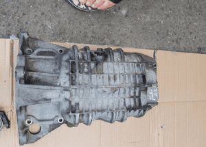 Ford Fiesta 1.25 16V Mk7 08-17 Dekiel pokrywa wał 9