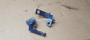 Zawias zawiasy drzwi prawy tył para Ford Focus MK3 AM51-U22800-AC 2