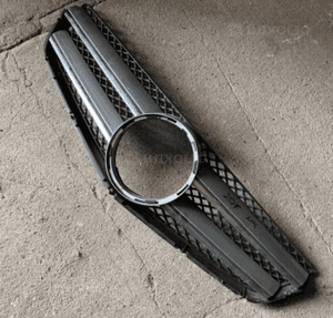 MERCEDES e 207 atrapa grill AMG pod radar  distronic 1