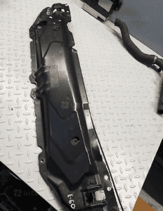 BMW E60 E61 OSŁONA PASA GÓRNEGO ZAMKI LINKI EUROPA 1