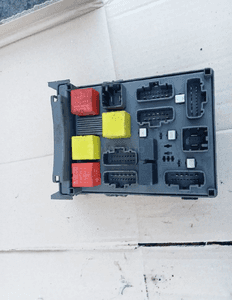 skrzynka bezpieczników laguna 2 2.2 dci 2