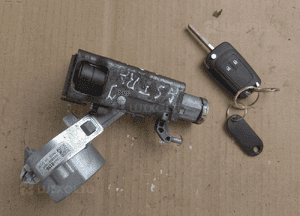 STACYJKA Z KLUCZYKIEM KLUCZYK PILOT OPEL ASTRA IV J 13430156 1