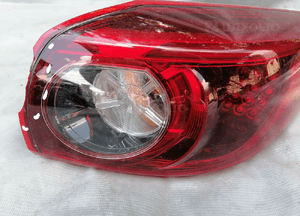 Lampa prawa prawy tył Mazda 3 BM 220-41981 2