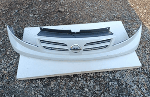 Atrapa chłodnicy przód grill nissan primaster 01-14 1
