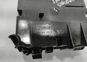 OBUDOWA SKRZYNKI BEZPIECZNIKÓW KANGOO III 2014-20 5