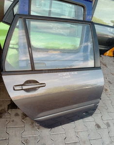 Mitsubishi Lancer 05r Kombi drzwi tyl prawe 1