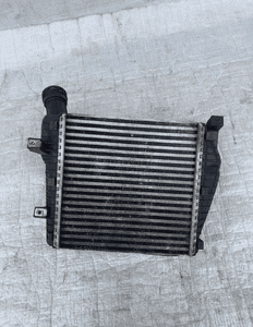 Vw touareg 7L6 audi Q7 intercooler prawy 1