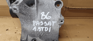 Łapa mocowanie alternatora VW Passat B6 1.9 TDI 038903143AF 7