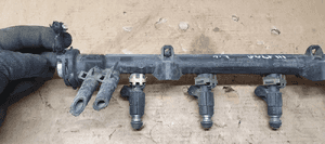 Listwa wtryskowa wtryski VW Golf III 3 1.4 030133319G 3