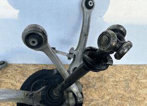 AUDI A6 C6 Zwrotnica przednia Lewa - 16398 2