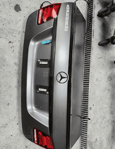 Mercedes W212 E63 AMG KARBON KLAPA BAGAZNIKA 799 1