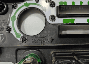 Ramka osłona deski rozdzielczej radia land rover defender 7H12-045F67 07-14 5