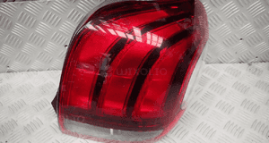 Lampa lewy / prawy tył peugeot 108 6