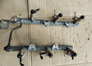 Lexus RX 300 3.0 V6 wtryskiwacz listwa wtryskowa 1