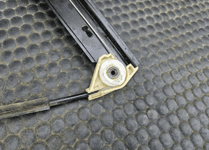 Podnosnik Szyby 8E0837462 Mechanizm Linki Prowadnica Prawy Przod Przedni AUDI A4 B6 B7 Seat Exeo Sedan Kombi 22