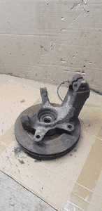 Zwrotnica lewy przód przednia lewa Toyota Aygo 1.0 6