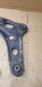Wahacz lewy przód przedni lewy Opel Vivaro B Trafic III 8200688033 93859694 3