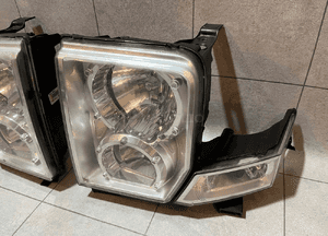 Jeep commander xk xh lampy przód oryginał uk ładne 14