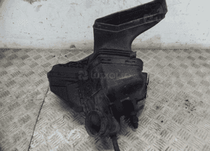 Audi A4 B8 1.8TFSI obudowa filtra powietrza 2