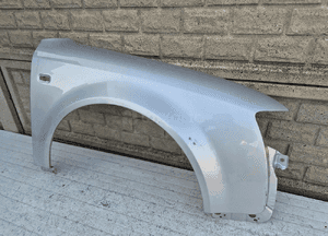 AUDI A4 B6 8E0 MAŁYSZ 00-04 BŁOTNIK PRZEDNI PRAWY 2