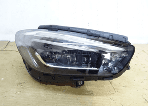 Lampa prawa przód mercedes b-klasa A247 full led 1