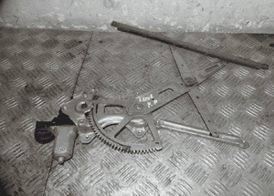 PODNOŚNIK SZYBY PRAWY PRZÓD LEXUS IS200 1