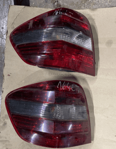 MERCEDES ml 164 lampa tył tylna lewa oryginał