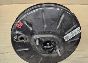 VW Passat B8  serwo hamulcowe 5Q1614105 BL 1