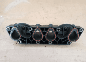 Kolektor ssący dolot VW Passat B5 FL 2.0 8V 06B133200D 4