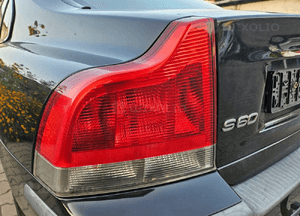 Volvo S60 I lampa tył tylna prawa 2