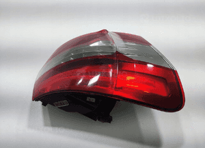 Lampa lewa tył tylna błotnika citroen C5 iii X7 sedan 9675061580 2008-2011 4