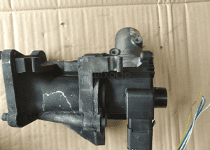 Peugeot 407 Citroen C5 2.2 HDI zawor EGR 2