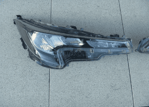 Toyota corolla E21 hb kombi lampa led prawa lewa  81150-02S60 81110-02S60 2