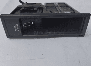 GNIAZDO USB MODUŁ INTERFACE VW PASSAT B7 GOLF VI SCIROCCO 5N0035341E 2
