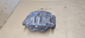 Zacisk hamulcowy prawy przód Jaguar S-Type 3