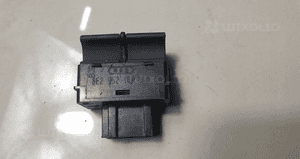 A4 B6 B7 przycisk przełącznik alarmu 8E2962109 2