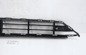 Volvo XC90 ii lift 2019 kratka atrapa srodkowa zderzaka 32345820 6