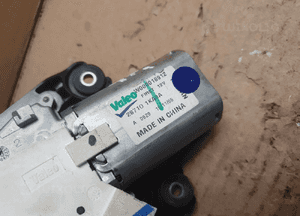 2011 NISSAN JUKE SILNIK WYCIERACZEK TYŁ W000018912 4